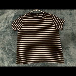 Black and White Stripe T-Shirt Size Large medium